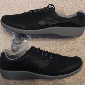 Women's Clarks Cloud Steppers Shoes